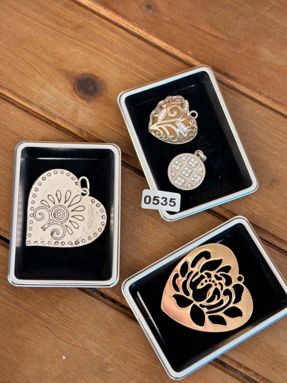 Set Of 4 Decorative Heart & Round Metal Pendant Charms With Intricate Designs &